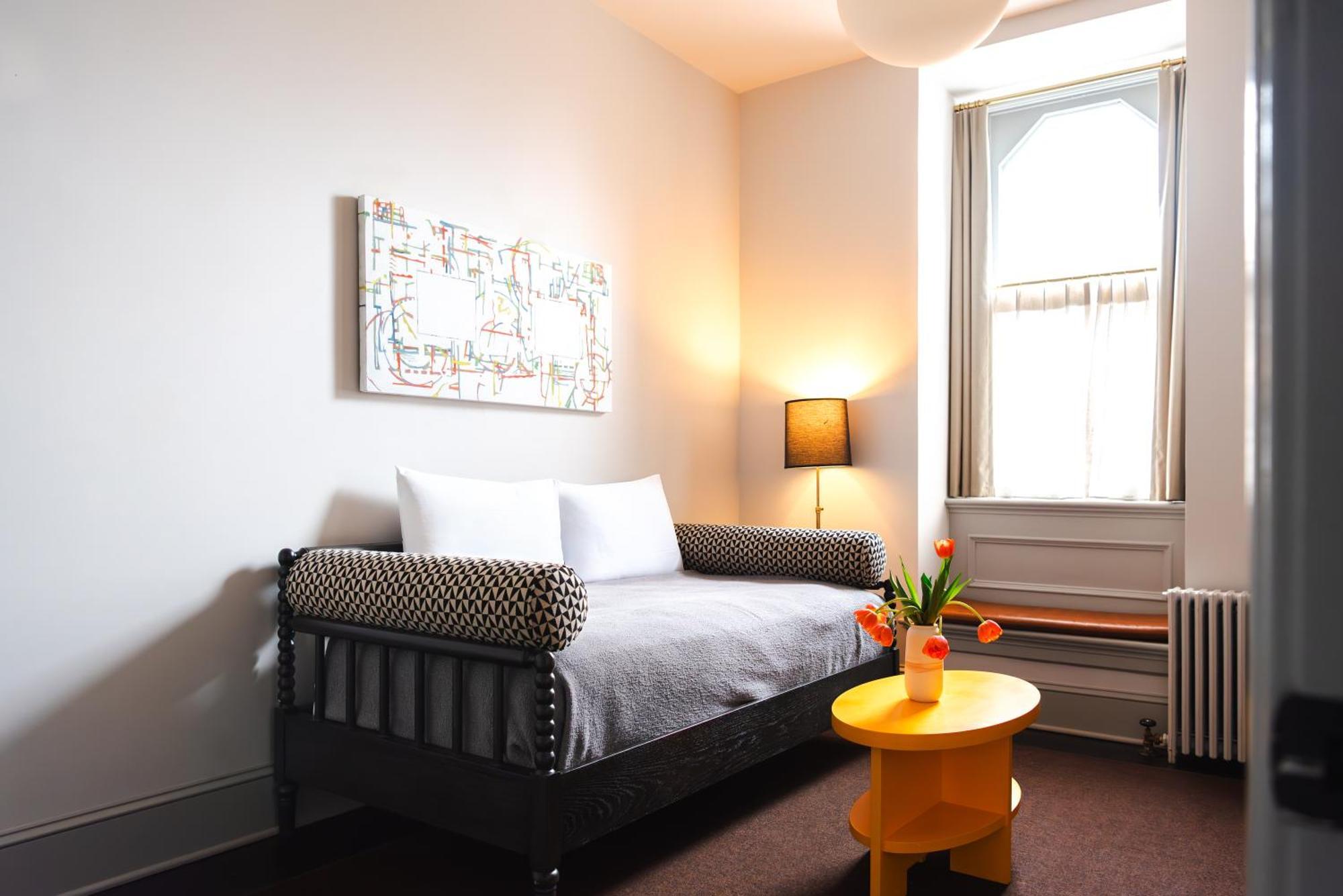 Hotel Kinsley キングストン エクステリア 写真