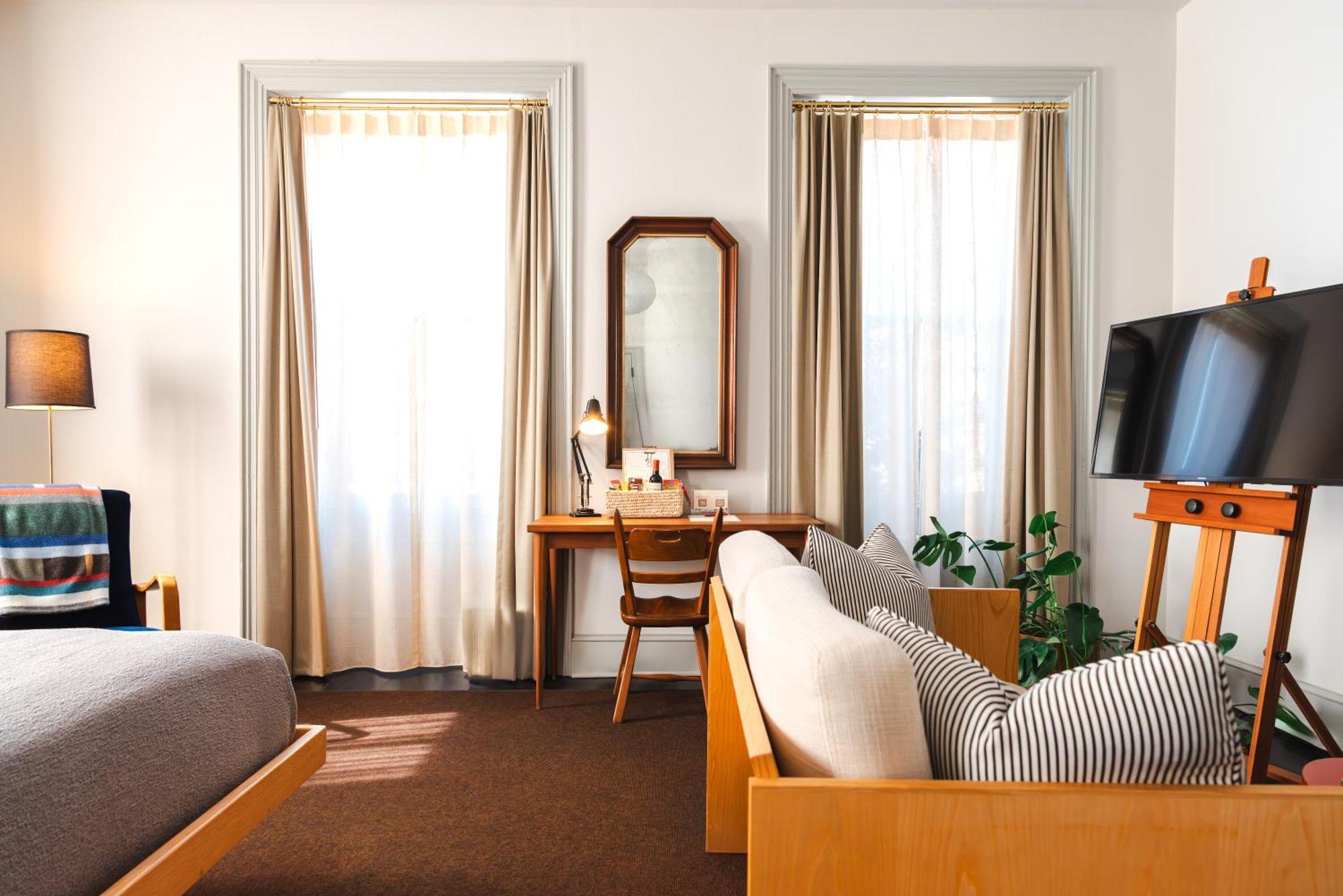 Hotel Kinsley キングストン エクステリア 写真