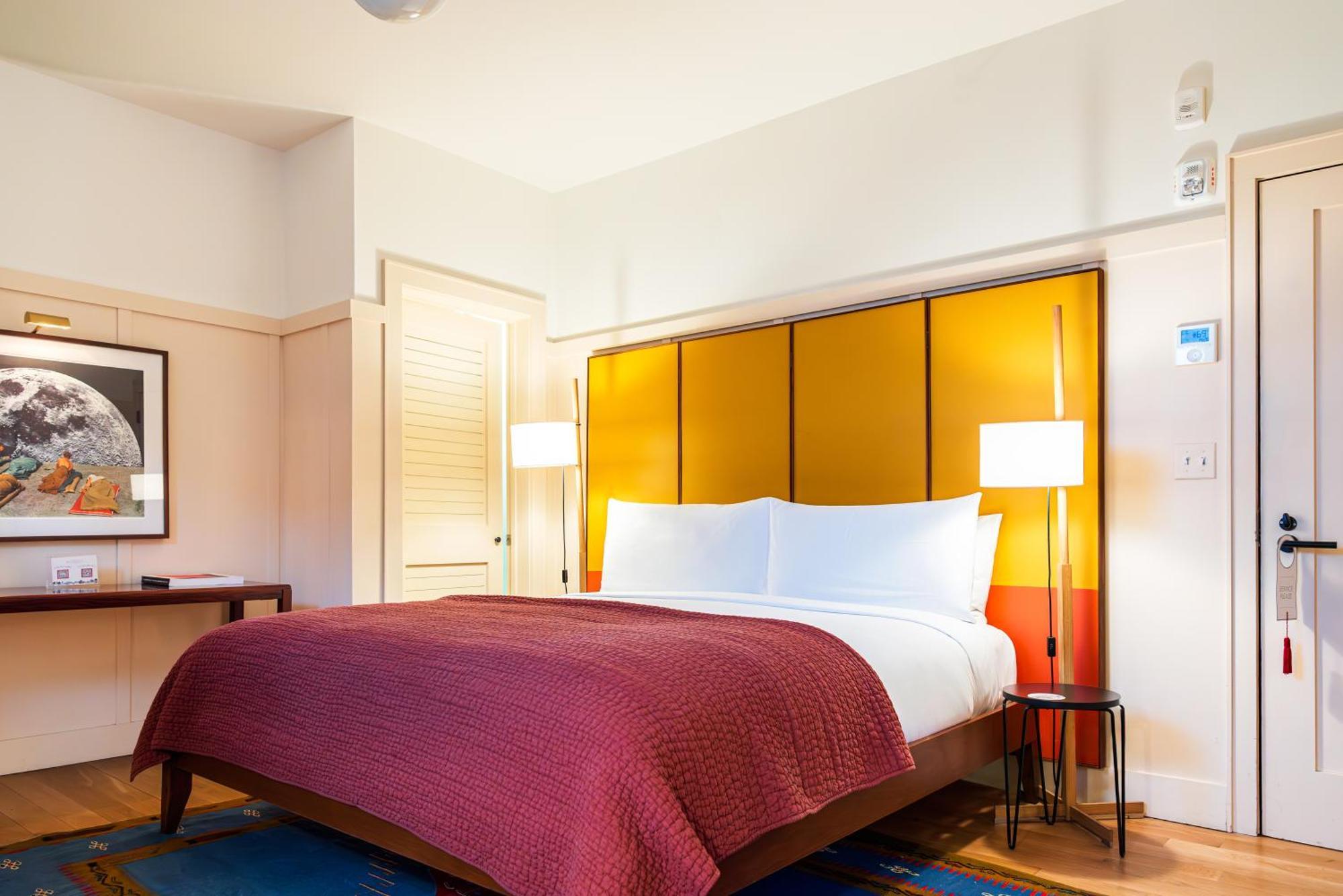 Hotel Kinsley キングストン エクステリア 写真